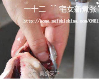 奶白色的鱼汤的做法步骤:2