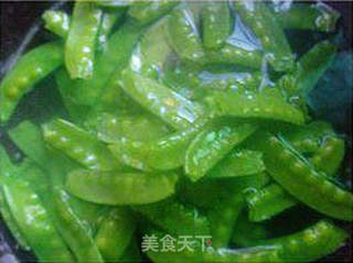 香菇荷兰豆的做法步骤:2