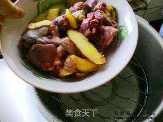 糖醋鸭脖的做法步骤:2