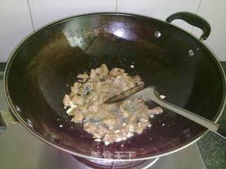 经典家常下饭菜---【肉片炒手撕甜椒】的做法步骤:7