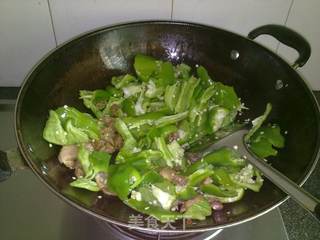 经典家常下饭菜---【肉片炒手撕甜椒】的做法步骤:8