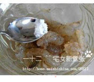 草菇虾球烩丝瓜的做法步骤:5
