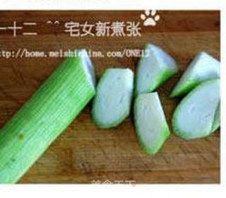 草菇虾球烩丝瓜的做法步骤:9