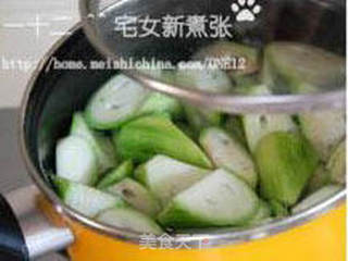 草菇虾球烩丝瓜的做法步骤:13