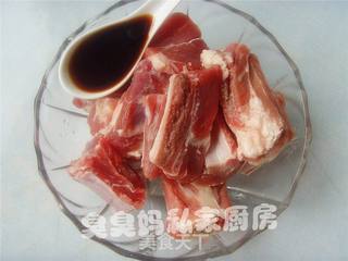 酸甜排骨的做法步骤:2