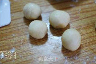蛋黄酥的做法步骤:16