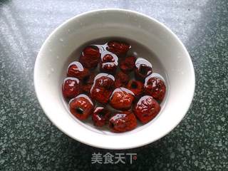 经典的秋天滋润饮品---【百合银耳红枣汤】的做法步骤:4