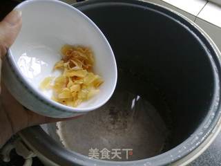 经典的秋天滋润饮品---【百合银耳红枣汤】的做法步骤:5