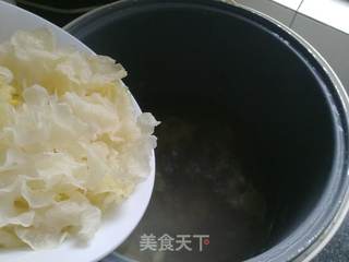 经典的秋天滋润饮品---【百合银耳红枣汤】的做法步骤:6
