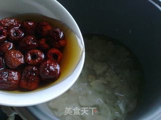 经典的秋天滋润饮品---【百合银耳红枣汤】的做法步骤:7