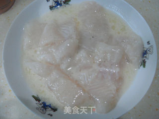 酥炸龙利鱼柳的做法步骤:7