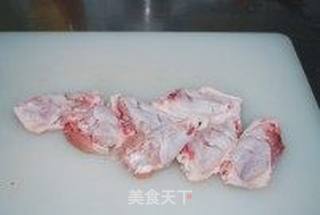 话梅鸡翅的做法步骤：1