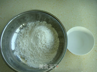 油渣蒜香饼的做法步骤:2