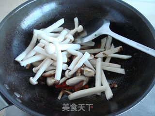 干锅什菌五花腩的做法步骤:7