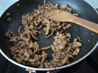 雪菜香干炒肉丝的做法步骤:6