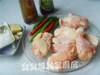 杭椒辣嫩鸡的做法步骤：1