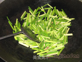 生鱼炒蒜心的做法步骤:7