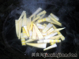 鱼片炒鲜笋的做法步骤:5