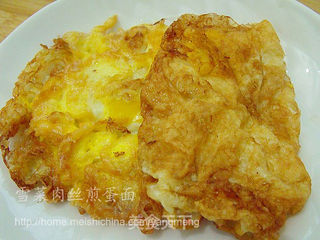 雪菜肉丝煎蛋面的做法步骤:4