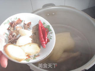 菌菇炖鸡的做法步骤：5