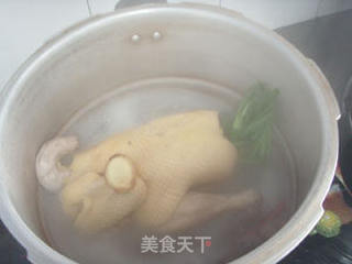 菌菇炖鸡的做法步骤：6