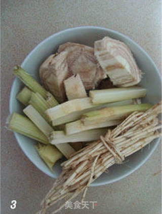 马蹄玉米粉葛扇骨汤的做法步骤:3