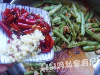 干煸豆角的做法步骤:6