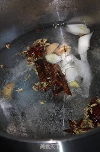 炖腔骨的做法步骤:3