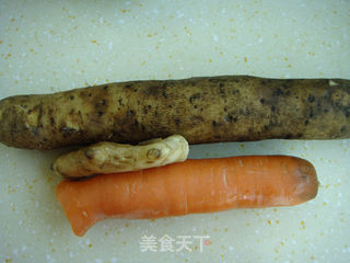 山药胡萝卜筒骨汤的做法步骤:2