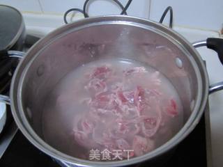 南瓜牛肉汤的做法步骤：1