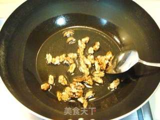 核桃菲利诺肠起司斜管面的做法步骤:4