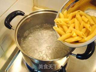 核桃菲利诺肠起司斜管面的做法步骤:7
