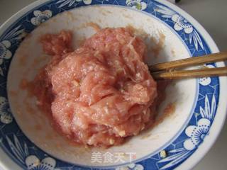 茼蒿肉圆汤的做法步骤:3