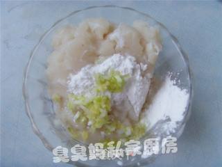 三色鱼丸的做法步骤：3