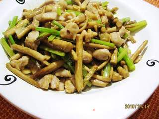 茶树菇香芹滑里脊的做法步骤:8