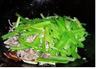 肉丝熏干芹菜的做法步骤:12