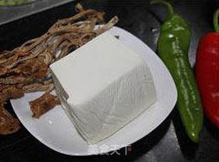 茶树菇烧豆腐的做法步骤：1