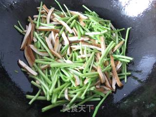 芦蒿炒豆干的做法步骤：4