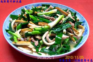 肉丝香干炒大蒜的做法步骤：12