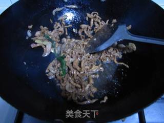 青椒肉丝面的做法步骤:7