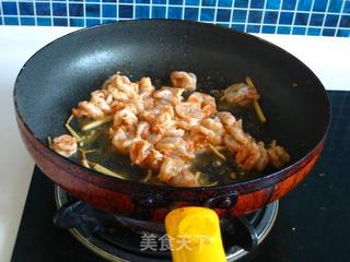 滑蛋虾仁的做法步骤:7