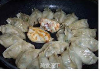 韭菜锅贴的做法步骤:14