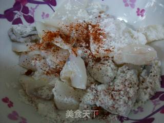 炸墨鱼的做法步骤：2