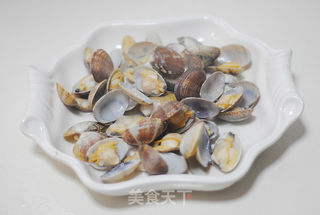 【蛤蜊蒸蛋】鲜美嫩滑蒸出来的做法步骤:3