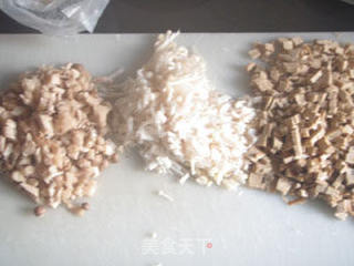 菌菇三鲜水饺的做法步骤：2