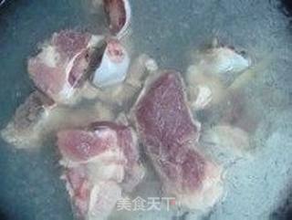 蹄髈心煲玉米的做法步骤：1