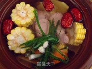 蹄髈心煲玉米的做法步骤：3