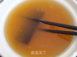 阿胶鸡蛋糖水的做法步骤:3
