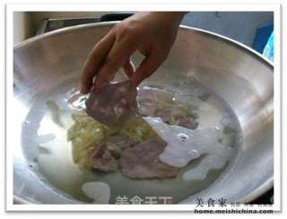 紫色的诱惑@@紫甘蓝板面的做法步骤:5