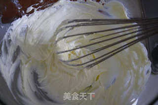 冬日补充能量的----巧克力纸杯蛋糕的做法步骤:2
